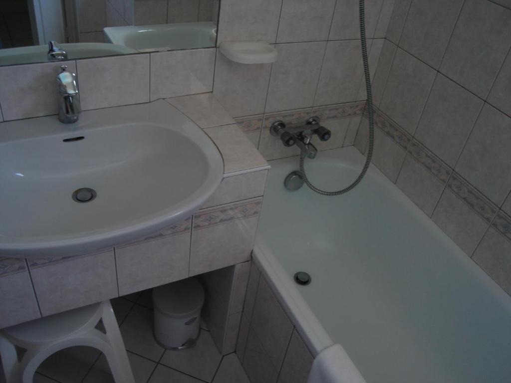 Hotel Beausejour Chaudes-Aigues Kamer foto
